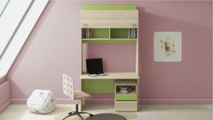 Детский письменный стол с надстройкой