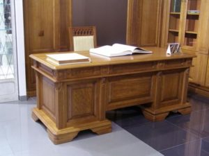 Письменный стол из массива своими руками