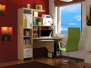 Письменный стол в интерьре