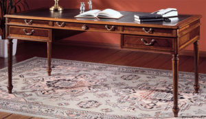 Резной письменный стол