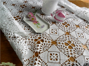 Скатерть из ажурных мотивов