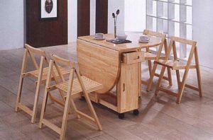 Стол книжка из светлого дерева