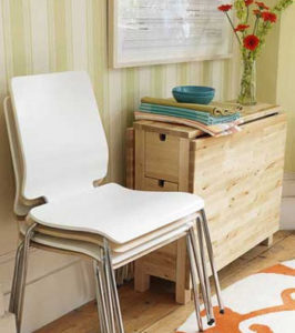 Стол книжка не занимает много места