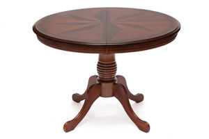 Стол обеденный в коричневом цвете