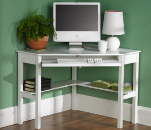 Угловой белый стол