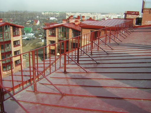 Как правильно выбрать кровельные ограждения