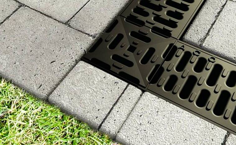 Как правильно выбрать дренажную решетку по материалу