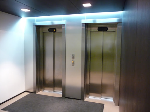 Обрамление лифтовых порталов
