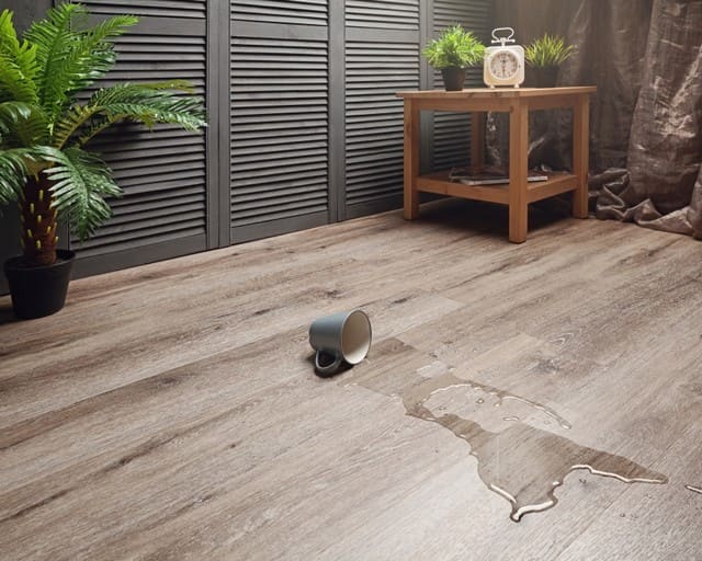 Кварцвиниловая плитка: особенности и свойства материала